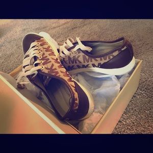 My mom has too many shoes,time to pair down.